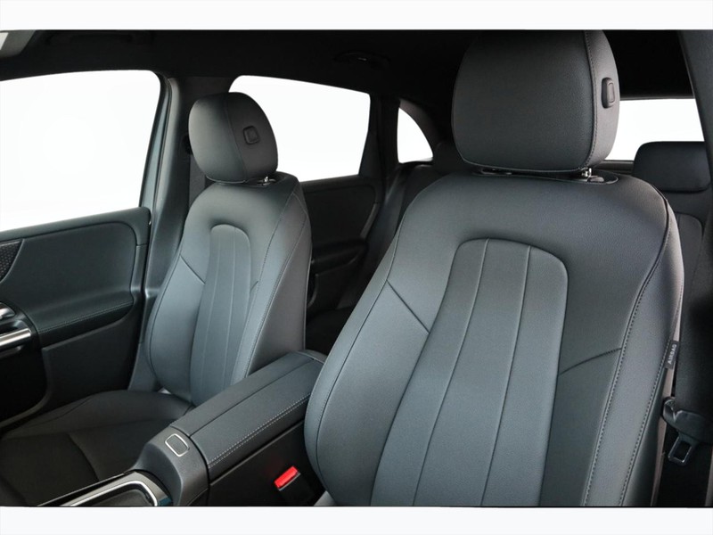 7 - Mercedes Classe B 180 d street edition 8g-dct