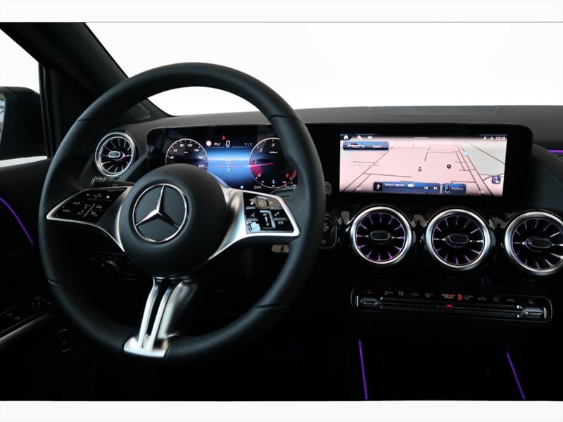 13 - Mercedes Classe B 180 d street edition 8g-dct