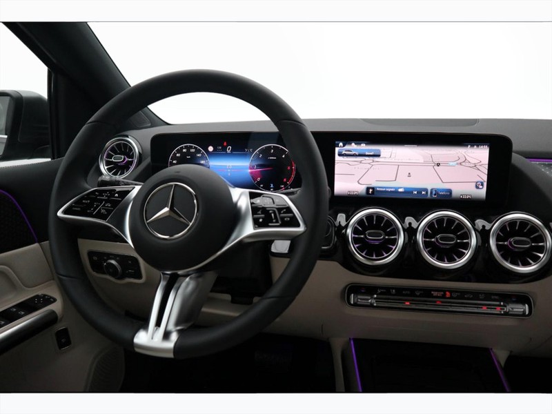 13 - Mercedes Classe B 180 d street edition 8g-dct