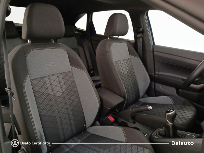19 - Volkswagen Taigo 1.0 tsi 110cv r-line