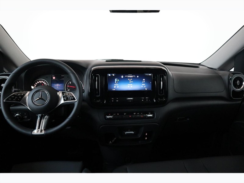 13 - Mercedes Vans Vito 116 cdi extralong tourer select auto my20