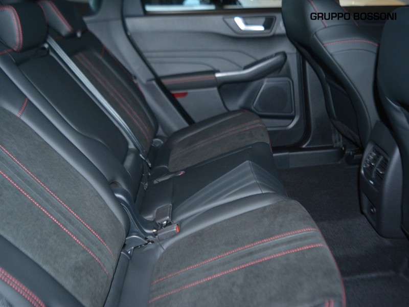 7 - Ford Kuga 2.5 plug in hybrid 243cv st-line 2wd auto