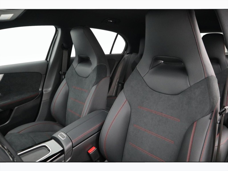 7 - Mercedes Classe A 180 amg line premium 7g-dct