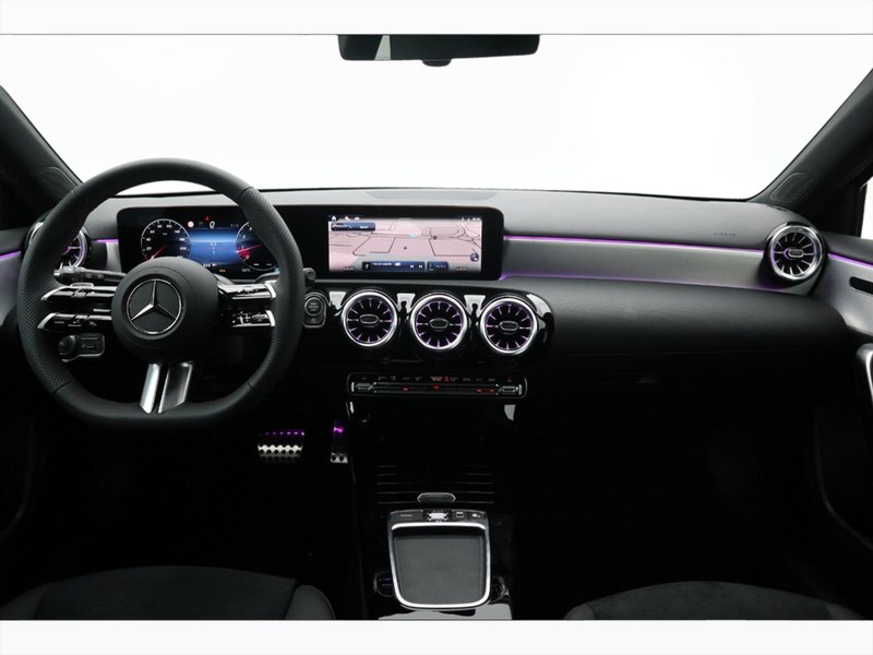 13 - Mercedes Classe A 180 amg line premium 7g-dct