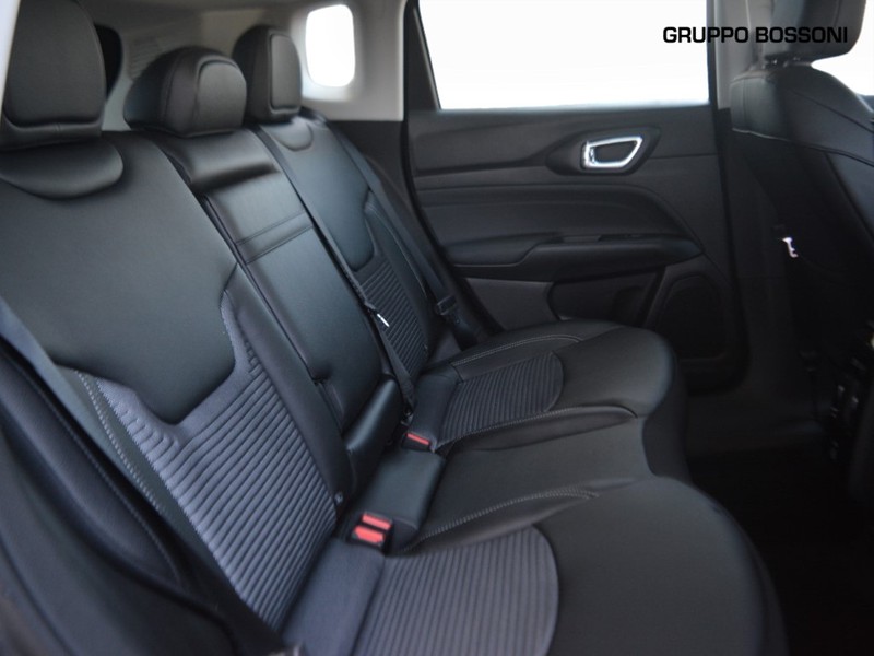 7 - Jeep Compass 1.5 turbo t4 mhev 130cv altitude 2wd