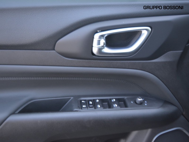 13 - Jeep Compass 1.5 turbo t4 mhev 130cv altitude 2wd