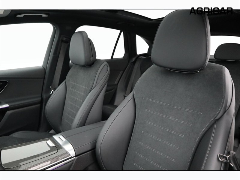 7 - Mercedes GLC suv 300 amg line premium 4matic 9g-tronic