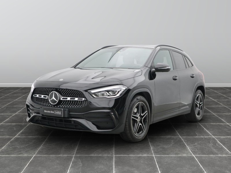 1 - Mercedes GLA 180 d premium 8g-dct