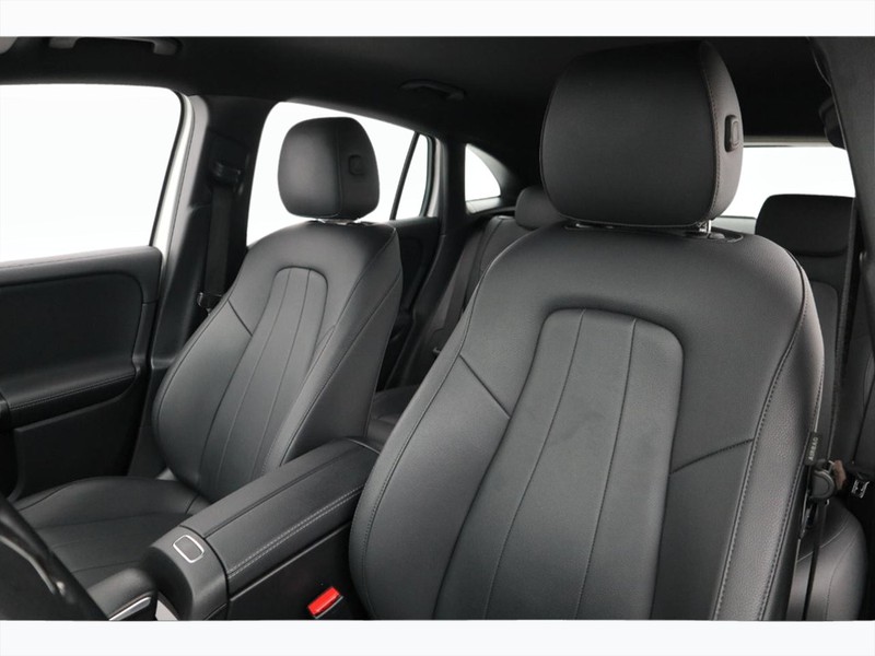 7 - Mercedes EQA 250 sport plus