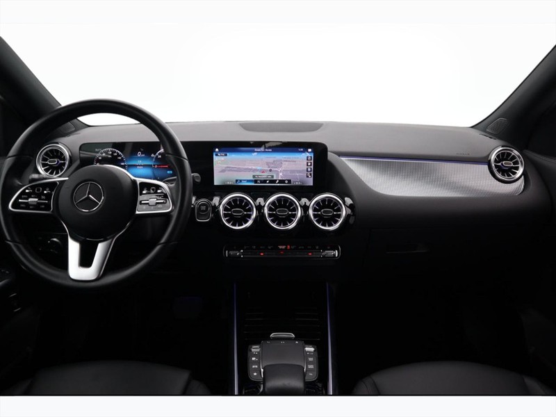 13 - Mercedes EQA 250 sport plus