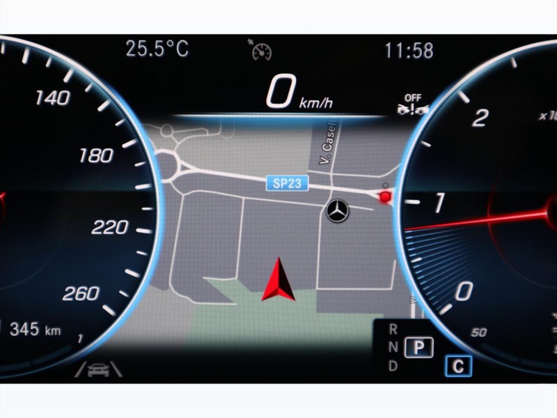 13 - Mercedes GLA 200 d premium 8g-dct