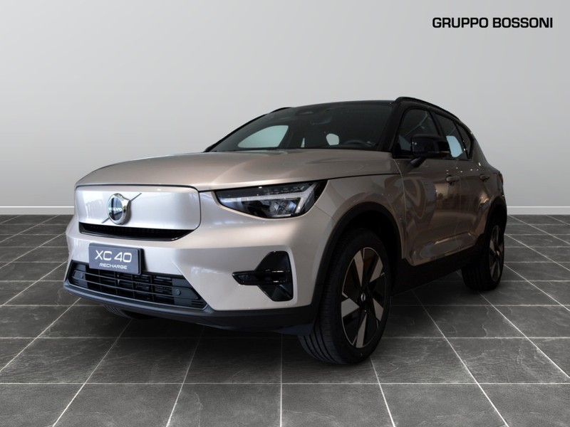 1 - Volvo XC40 single motor extended range plus rwd edt