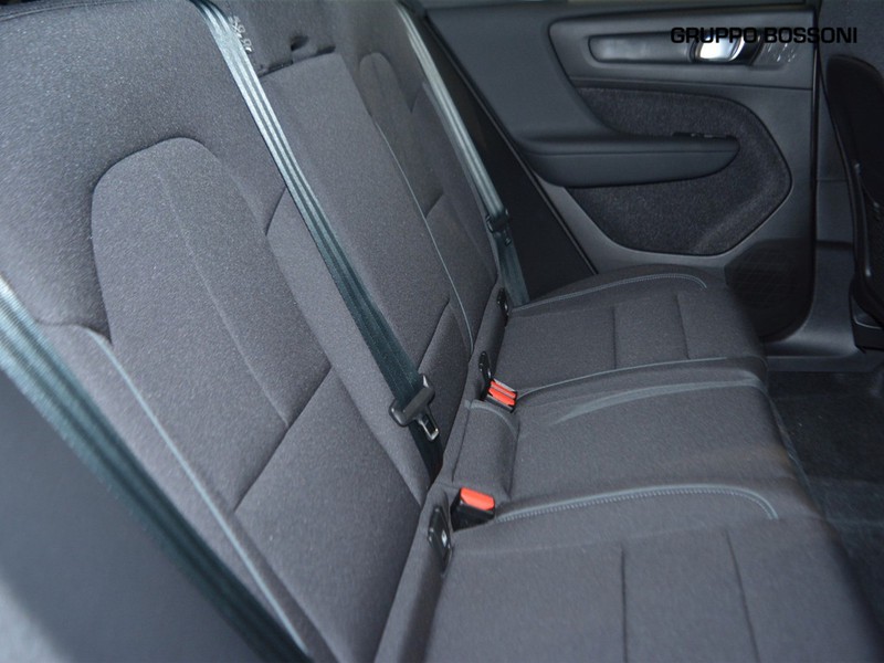 7 - Volvo XC40 single motor extended range plus rwd edt