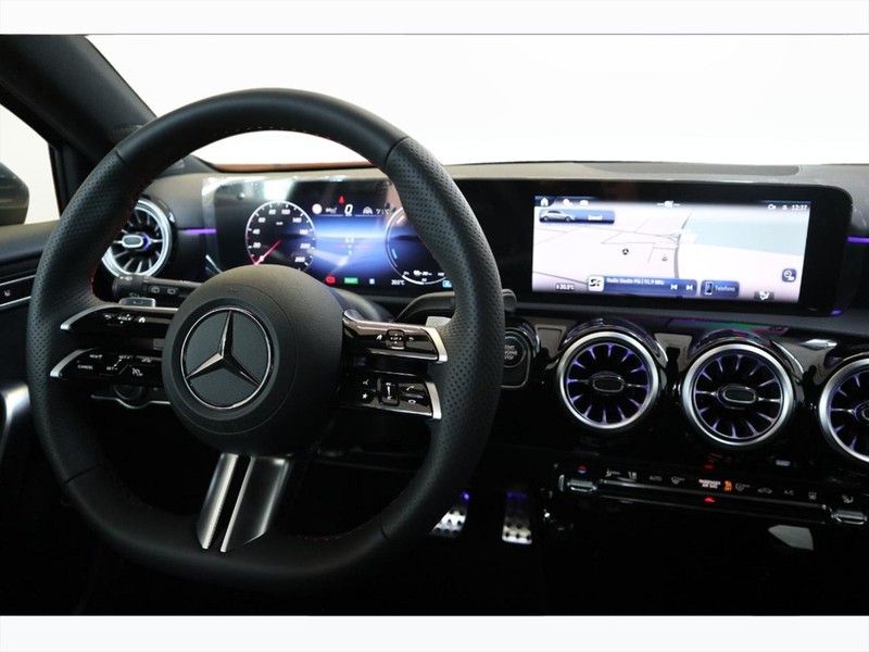 13 - Mercedes Classe A 250 e plug-in-hybrid amg line advanced plus speedshift dct amg 8g