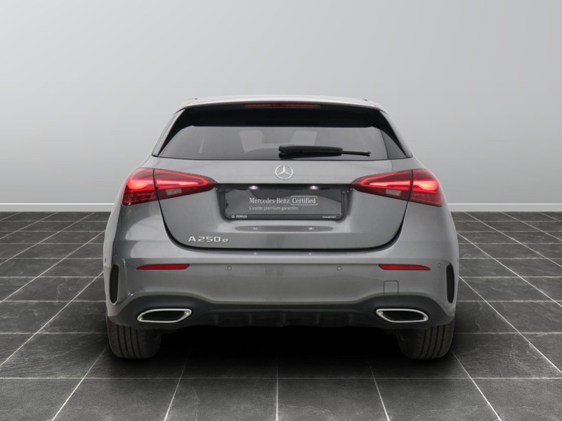 7 - Mercedes Classe A 250 e plug-in-hybrid amg line advanced plus speedshift dct amg 8g