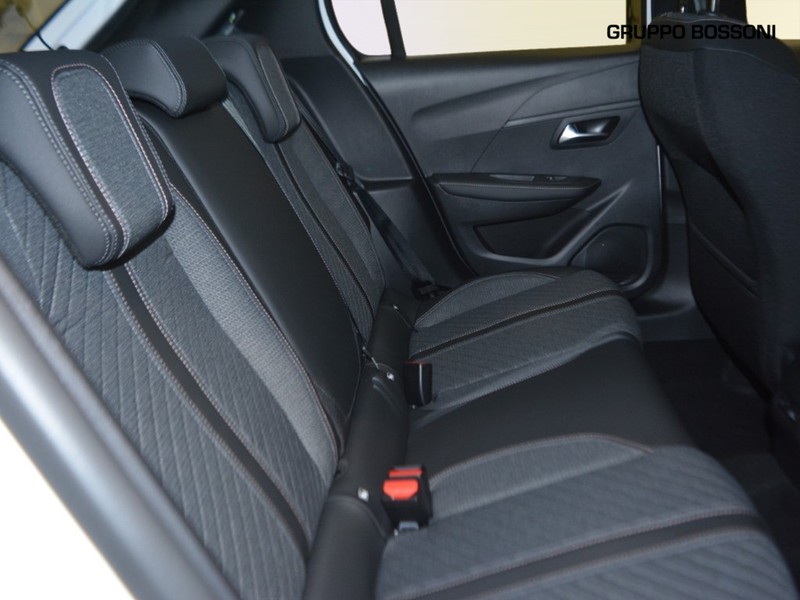 7 - Peugeot 208 1.2 hybrid 48v 100cv allure e-dcs6