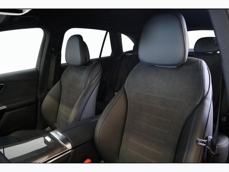 7 - Mercedes GLC suv 300 e amg line premium tech 4matic 9g-tronic