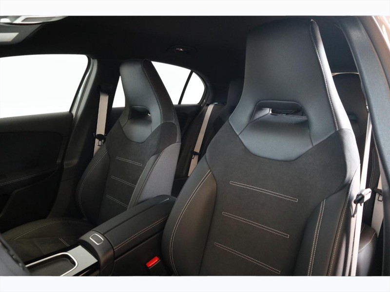 7 - Mercedes Classe A 250 e plug-in-hybrid alpine grey edition speedshift dct amg 8g