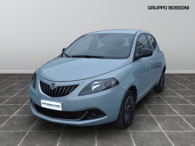 1 - Lancia Ypsilon 1.0 firefly hybrid 70cv platino s&s