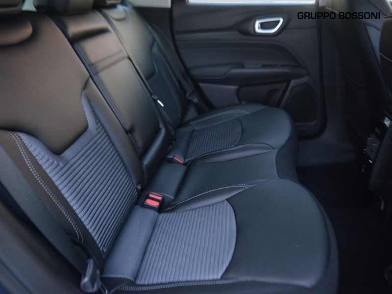 7 - Jeep Compass 1.5 turbo t4 mhev 130cv altitude 2wd