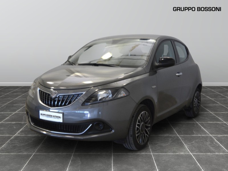 1 - Lancia Ypsilon 1.0 firefly hybrid 70cv platino s&s