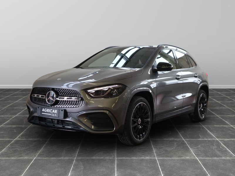 1 - Mercedes GLA 250 e plug-in-hybrid amg line premium 8g-dct