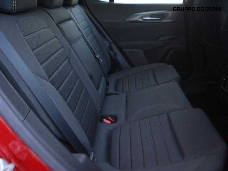 7 - Alfa Romeo Tonale 1.5 hybrid 160cv ti tct7