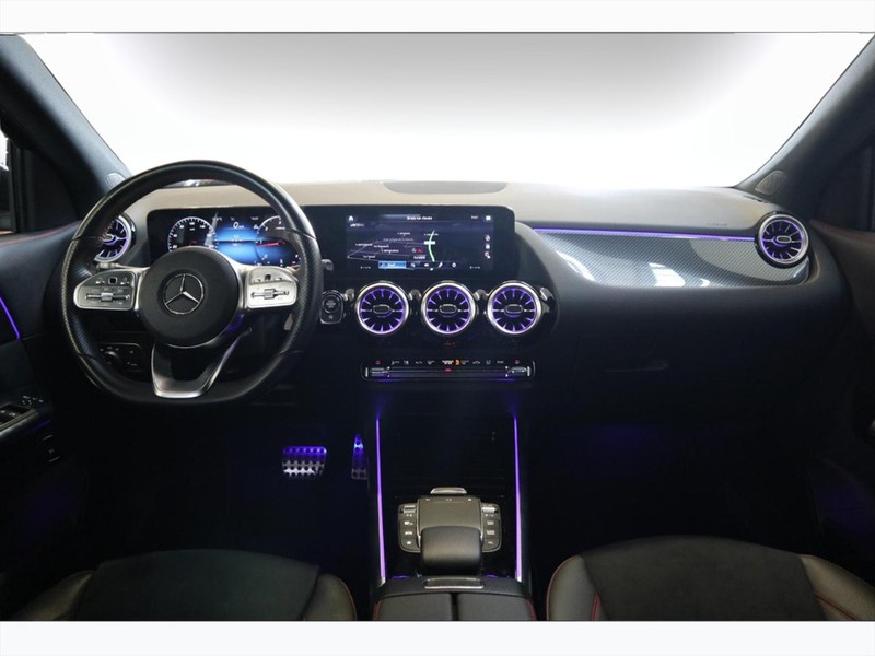 13 - Mercedes GLA 200 d premium 8g-dct