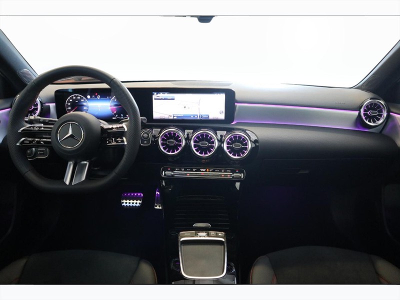 13 - Mercedes Classe A 200 d amg line premium speedshift dct amg 8g