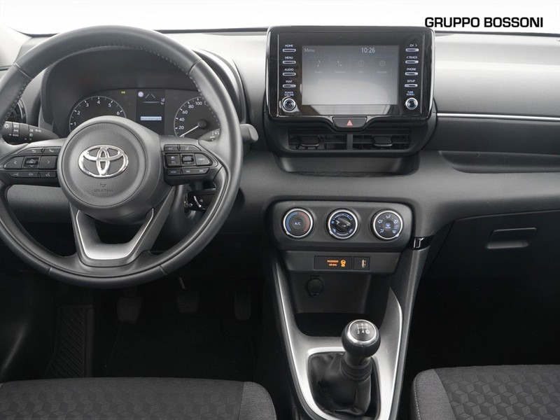 7 - Toyota Yaris 1.0 vvt-i active