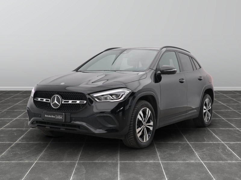 1 - Mercedes GLA 200 d sport plus 4matic 8g-dct