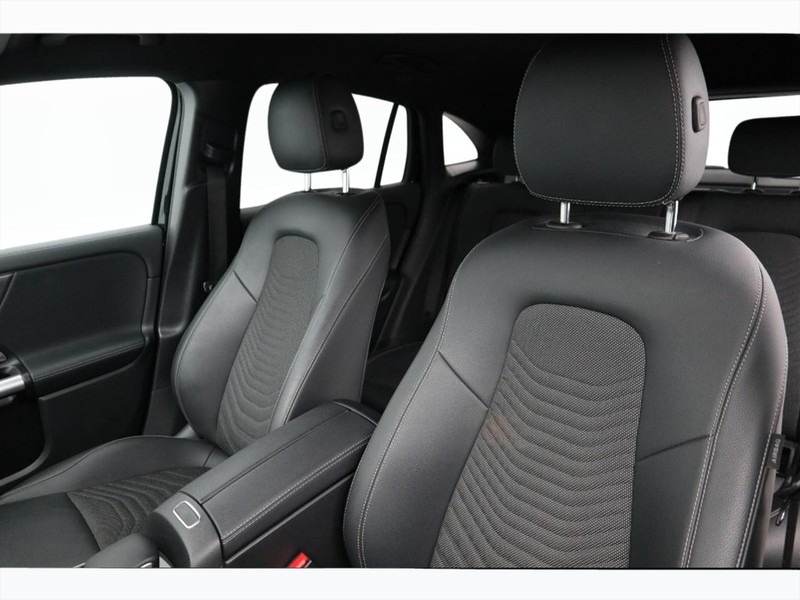 7 - Mercedes GLA 200 d sport plus 4matic 8g-dct