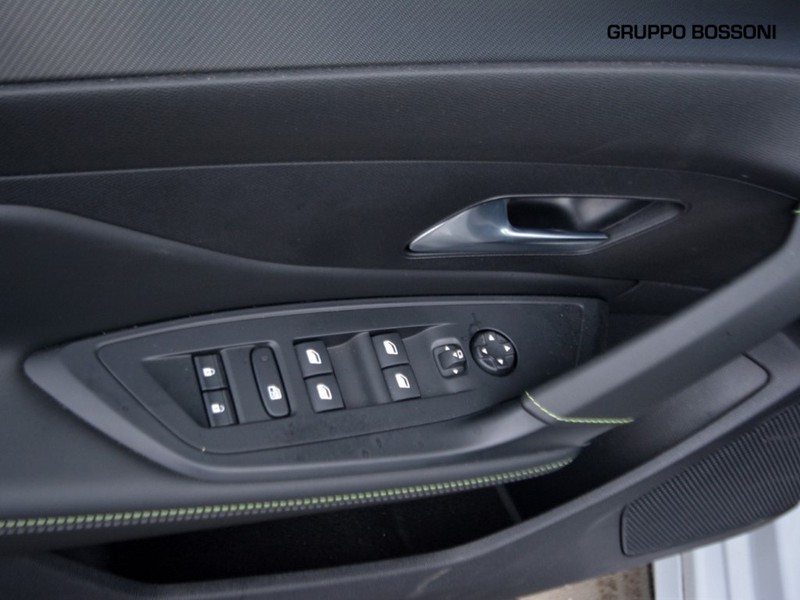 13 - Peugeot 308 e54 kwh gt
