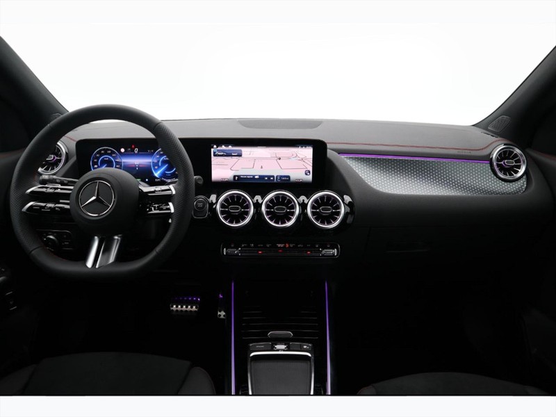 13 - Mercedes EQA 250+ amg line advanced