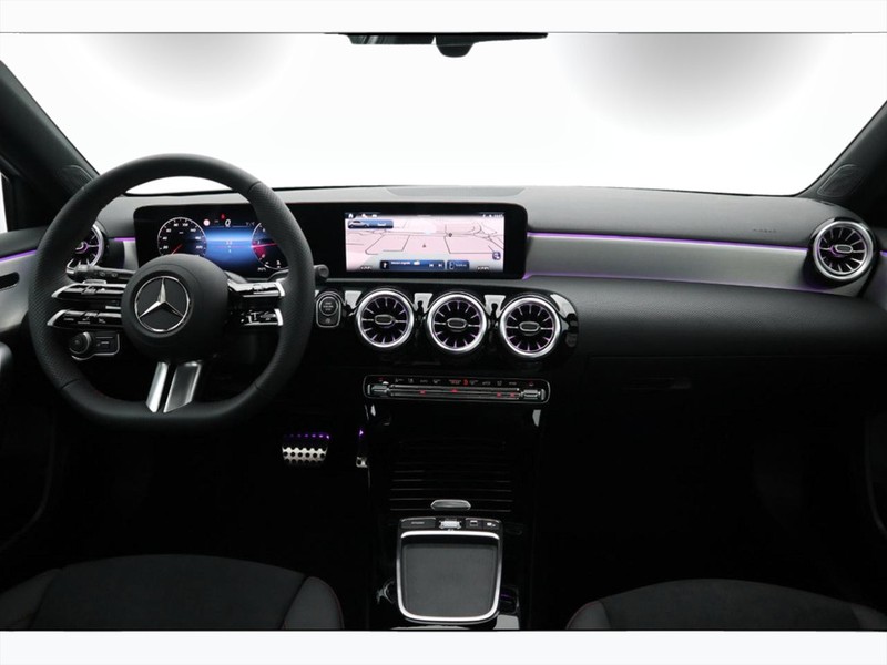 13 - Mercedes Classe A 180 d amg line premium speedshift dct amg 8g