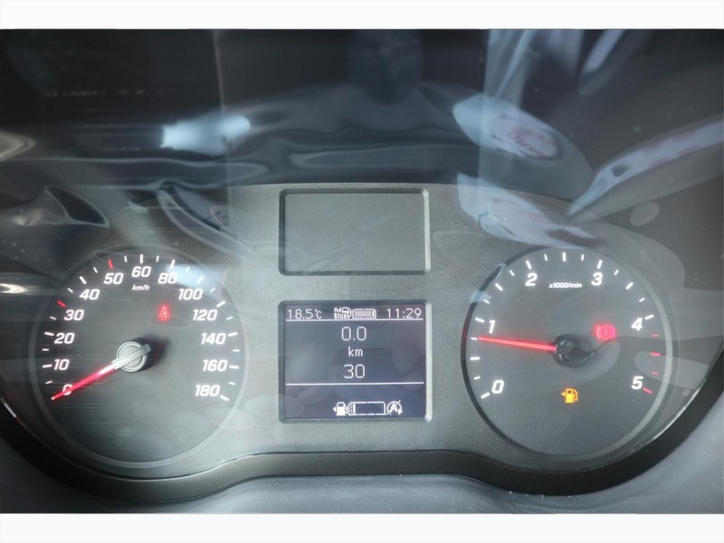 7 - Mercedes Vans Sprinter 311 rwd 2.0 cdi t 37/35