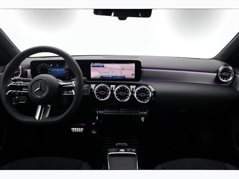 13 - Mercedes Classe A 180 d amg line premium speedshift dct amg 8g