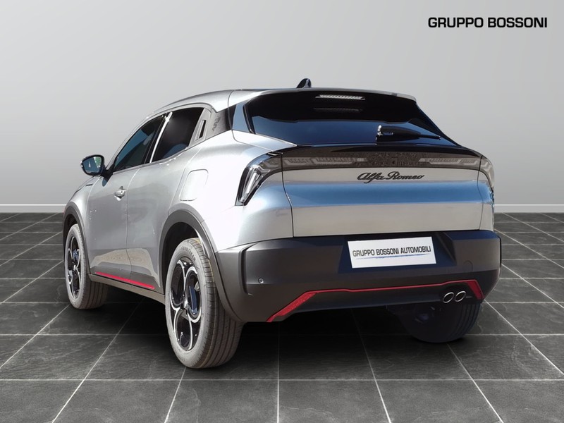 7 - Alfa Romeo Junior 1.2 hybrid 145cv ibrida speciale edct6