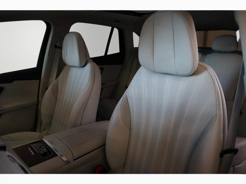 7 - Mercedes EQE suv 350 amg line premium 4matic