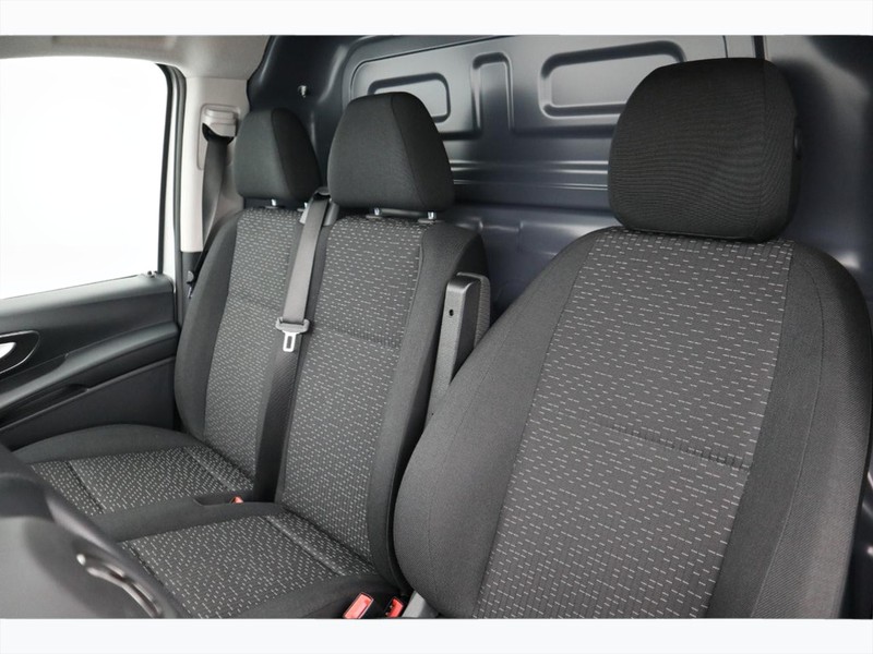 7 - Mercedes Vans Vito 110 cdi long
