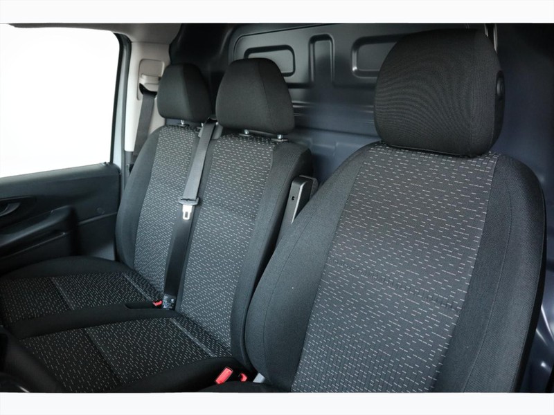 7 - Mercedes Vans Vito furgone 114 cdi long pro 9g-tronic