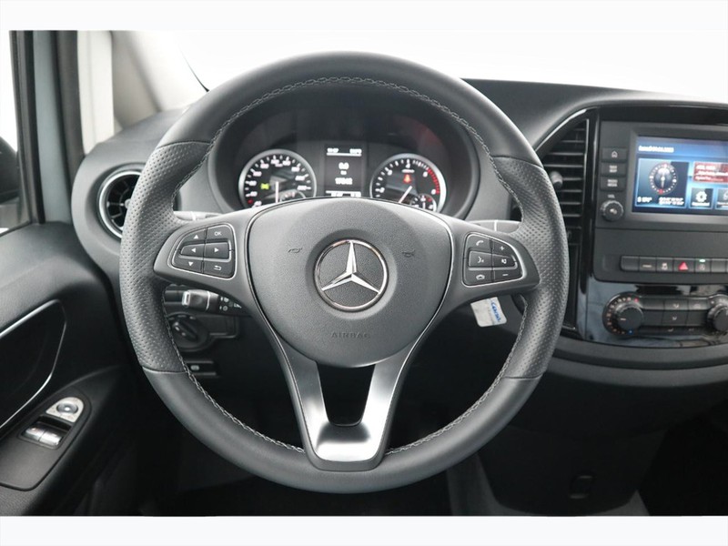 13 - Mercedes Vans Vito 116 cdi long pro auto my20