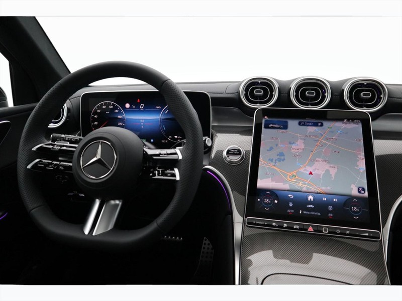 13 - Mercedes GLC suv 300 de plug in hybrid amg line premium tech 4matic 9g-tronic