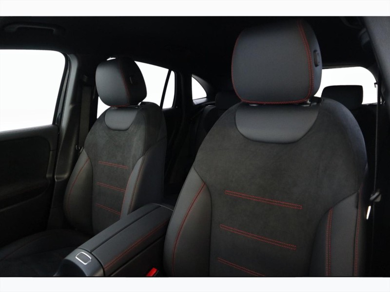 7 - Mercedes EQA 350 amg line advanced plus 4matic