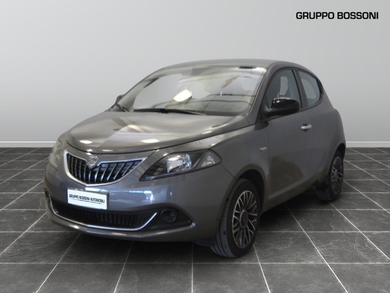 1 - Lancia Ypsilon 1.0 firefly hybrid 70cv platino s&s