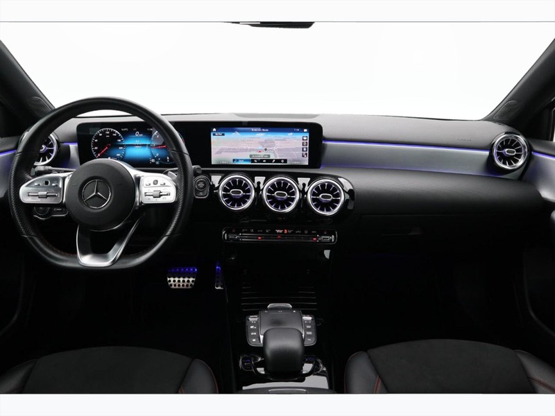 13 - Mercedes Classe A 200 d premium 8g-dct
