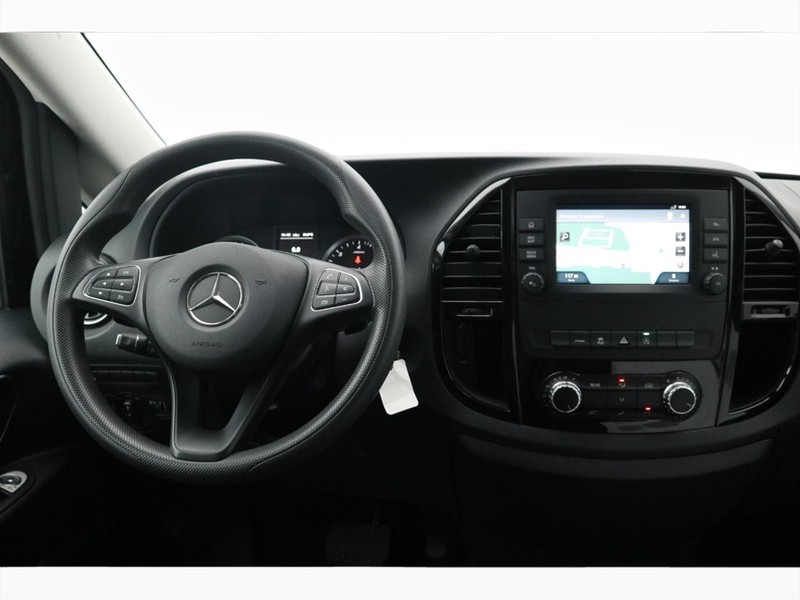 13 - Mercedes Vans Vito 114 cdi long tourer pro auto my20