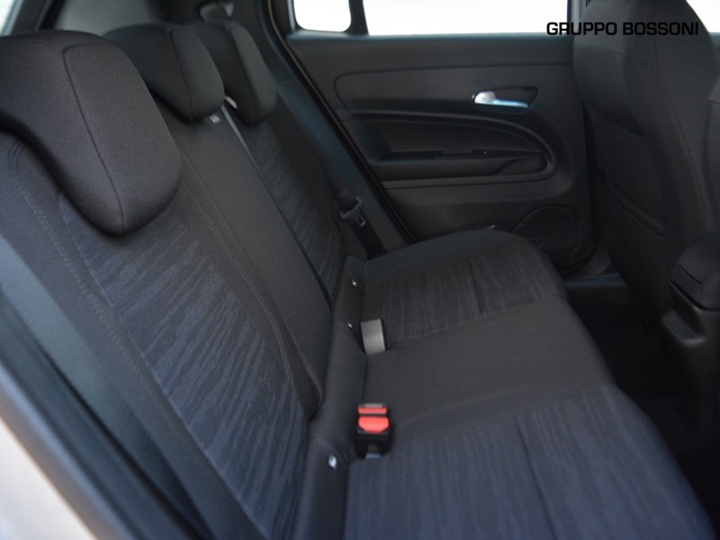 7 - Jeep Avenger full-electric longitude fwd auto