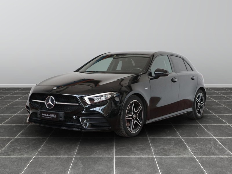 1 - Mercedes Classe A 200 d premium night edition 8g-dct