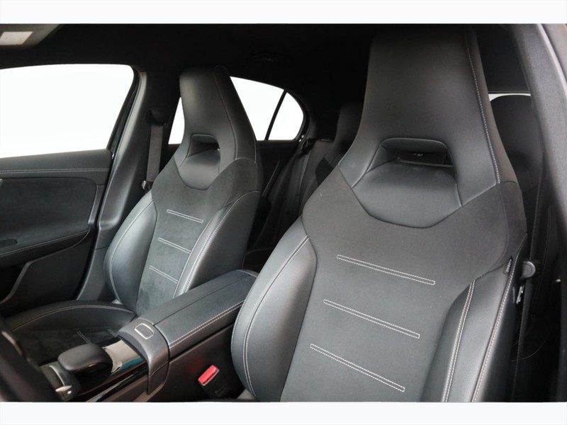 7 - Mercedes Classe A 200 d premium night edition 8g-dct